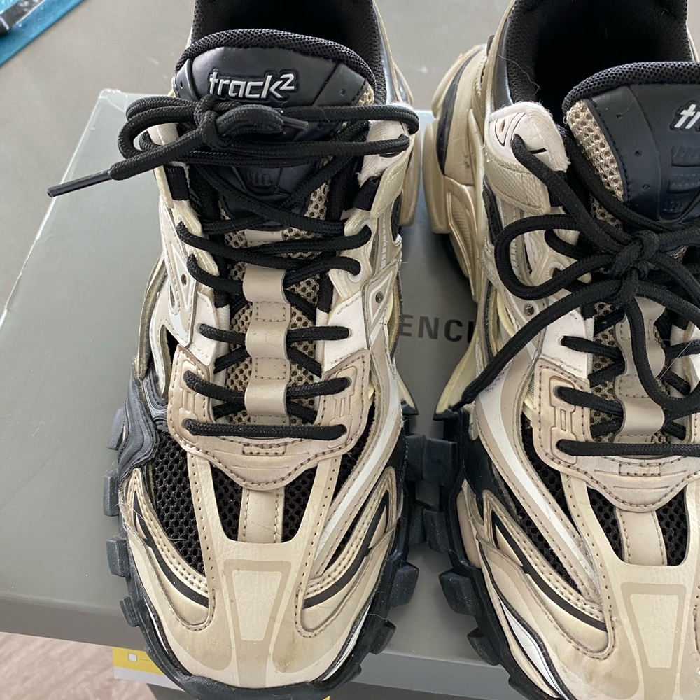 Balenciaga beige trash S